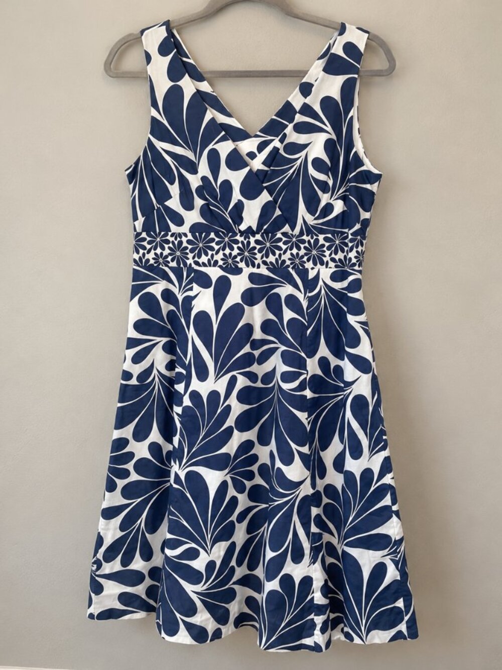 Boden Amalfi Floral Dress 10 Blue White Fit Flare Empire V-Neck Cotton